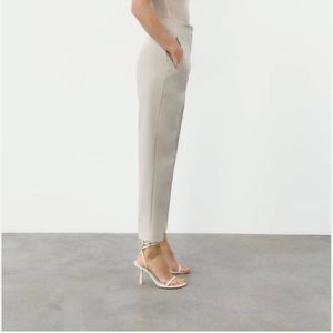 Zara - High-Waisted Pants - Oyster 
Size L